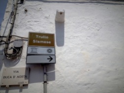 Directions to the trullo Siamese, one of the oldest trulli house in Alberobello, which may be built around 15th century